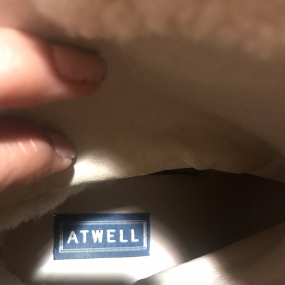 (NWOT) Tan Strapped Sherpa  Wedge Winter Boots  (8) - Picture 5 of 7